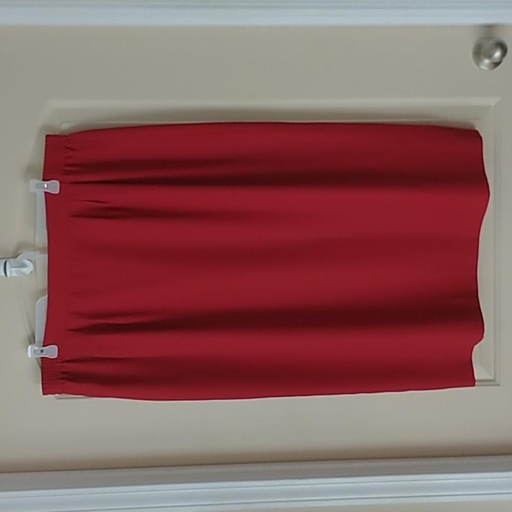 Beautiful Red Skirt sz 26W Straight with Back Slit EUC